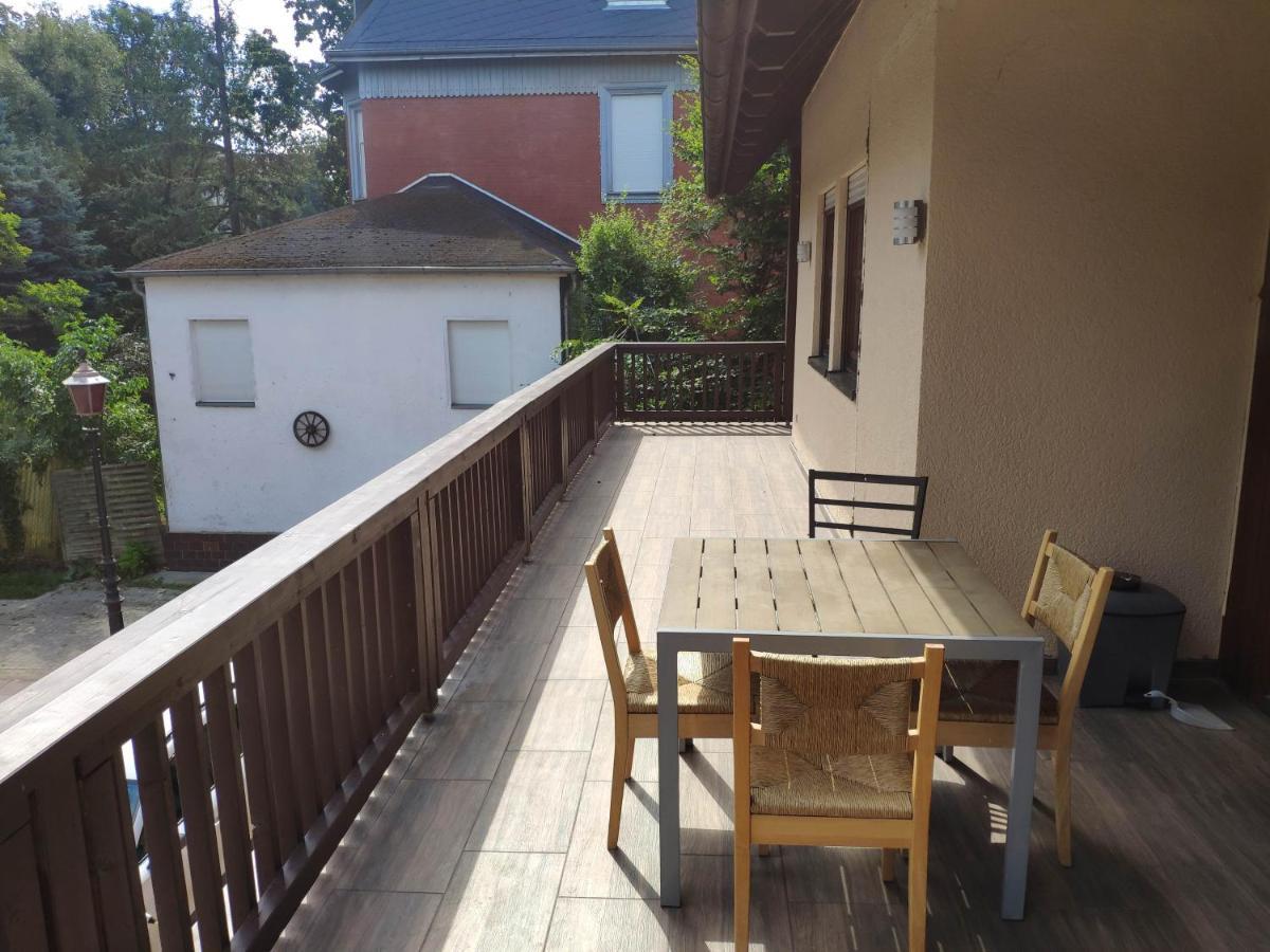Ferienwohnung Mit 123Qm Fuer 8 Personen Mit Sehr Grossem Garten, Einfache Innen-Ausstattung Leipzig Luaran gambar