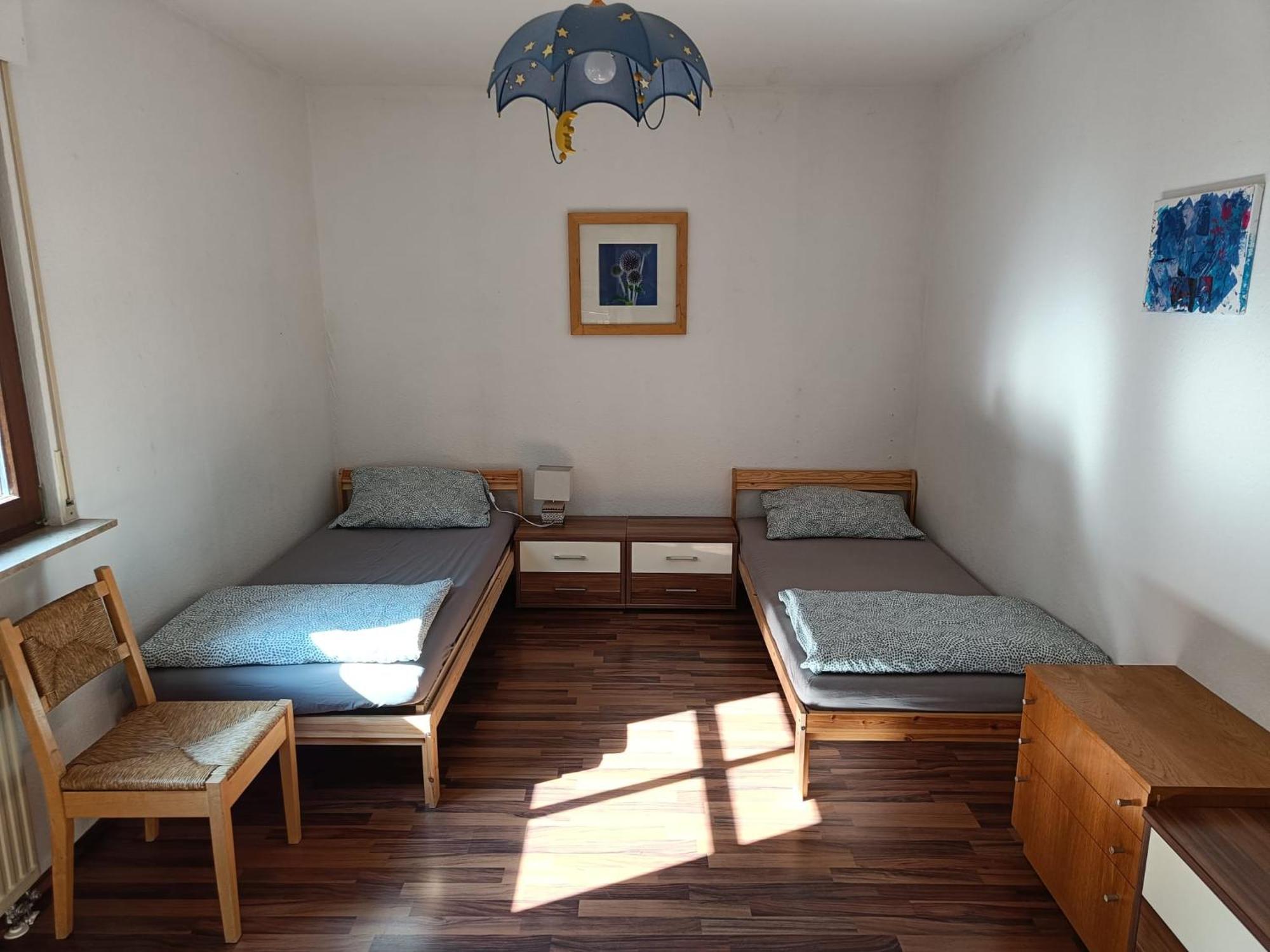 Ferienwohnung Mit 123Qm Fuer 8 Personen Mit Sehr Grossem Garten, Einfache Innen-Ausstattung Leipzig Luaran gambar