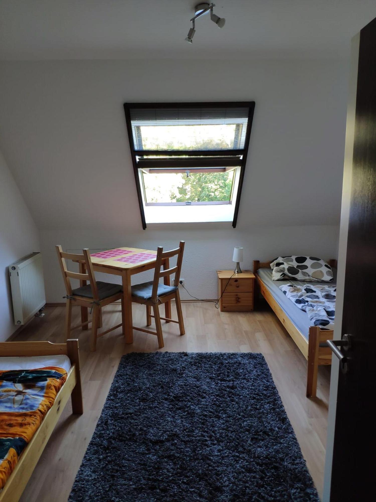 Ferienwohnung Mit 123Qm Fuer 8 Personen Mit Sehr Grossem Garten, Einfache Innen-Ausstattung Leipzig Luaran gambar