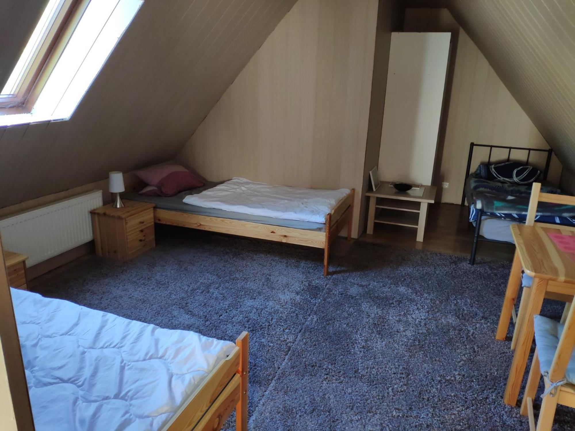 Ferienwohnung Mit 123Qm Fuer 8 Personen Mit Sehr Grossem Garten, Einfache Innen-Ausstattung Leipzig Luaran gambar