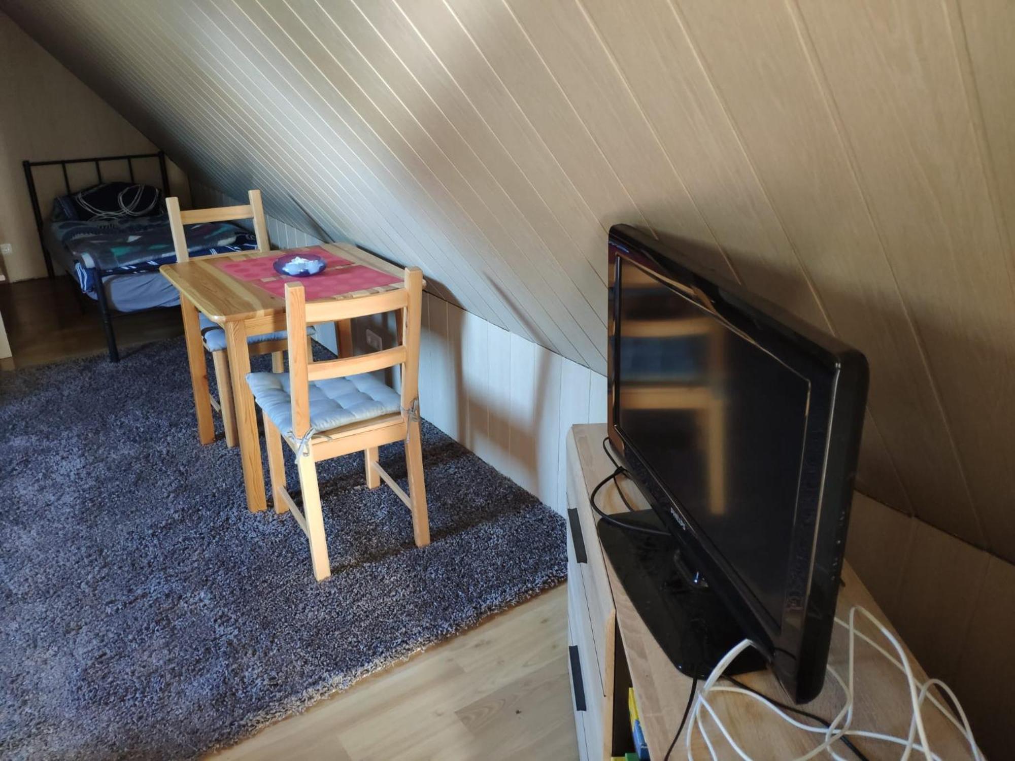 Ferienwohnung Mit 123Qm Fuer 8 Personen Mit Sehr Grossem Garten, Einfache Innen-Ausstattung Leipzig Luaran gambar