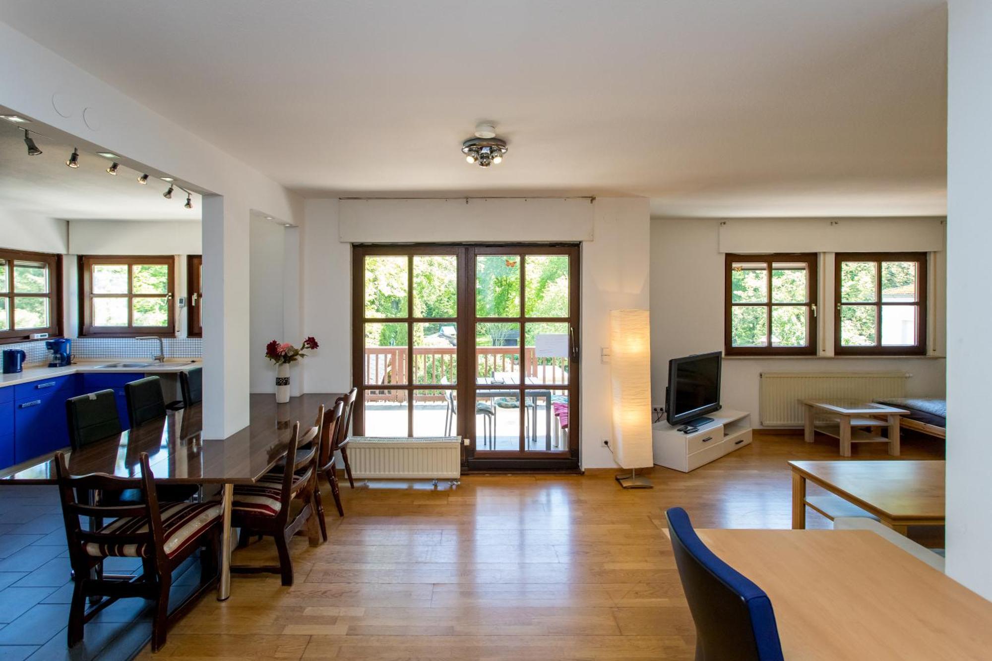 Ferienwohnung Mit 123Qm Fuer 8 Personen Mit Sehr Grossem Garten, Einfache Innen-Ausstattung Leipzig Luaran gambar