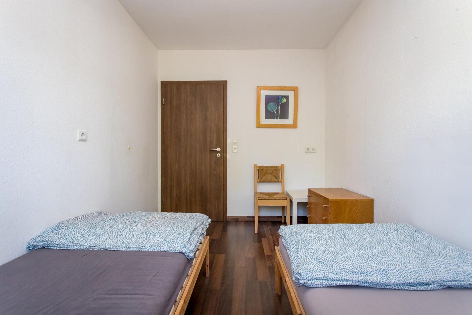 Ferienwohnung Mit 123Qm Fuer 8 Personen Mit Sehr Grossem Garten, Einfache Innen-Ausstattung Leipzig Luaran gambar