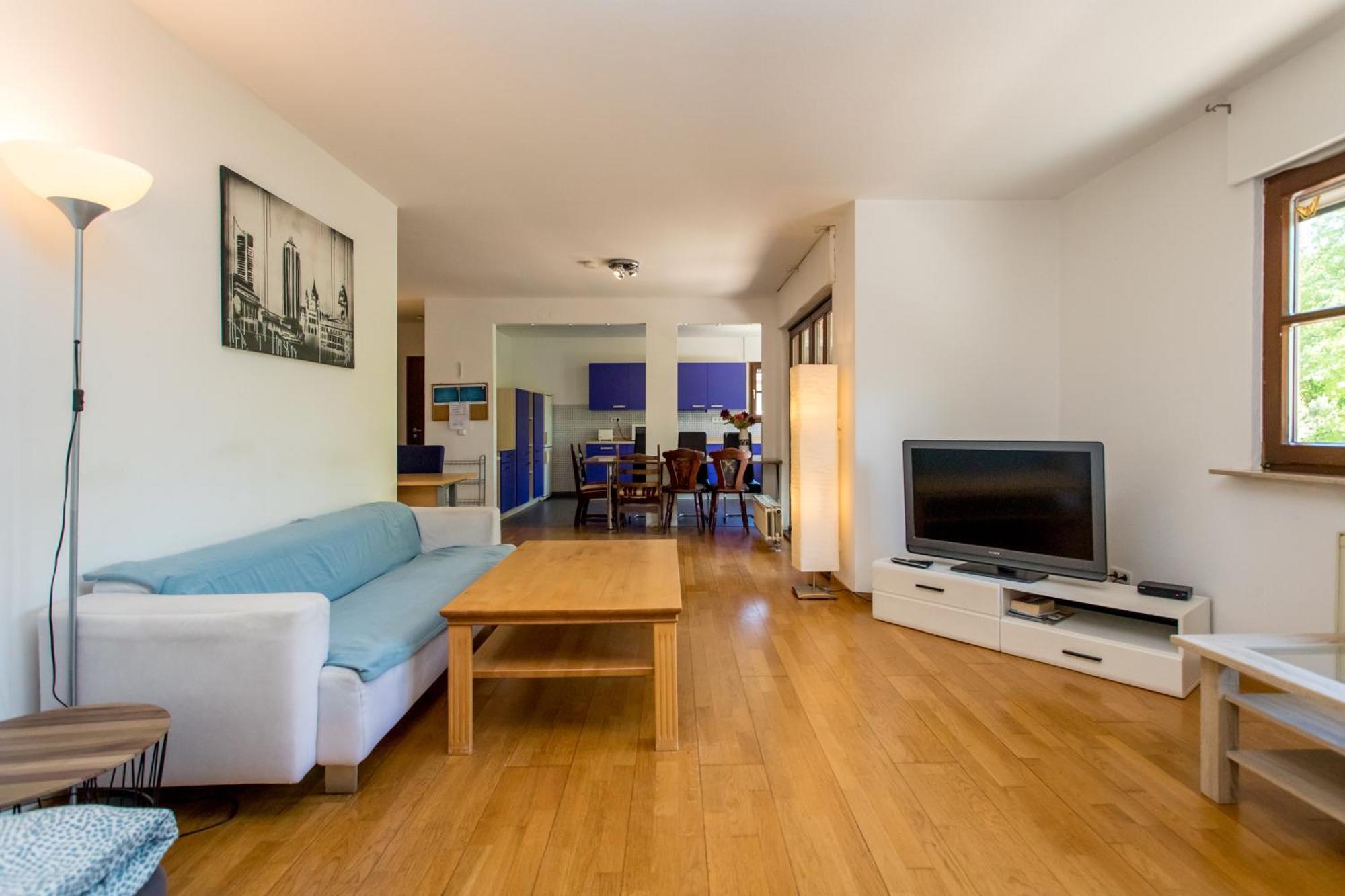 Ferienwohnung Mit 123Qm Fuer 8 Personen Mit Sehr Grossem Garten, Einfache Innen-Ausstattung Leipzig Luaran gambar